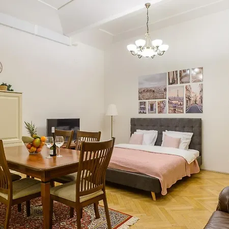 Spacious 3-Room Apartment I Center I Palladium Mall Apartment