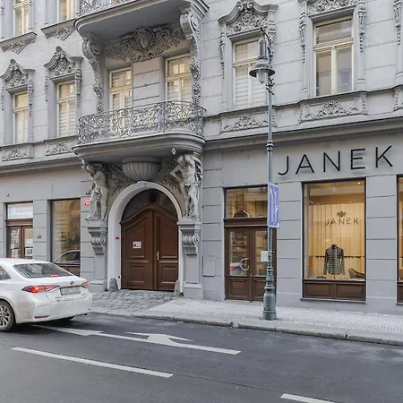 Spacious 3-Room Apartment I Center I Palladium Mall * Prague