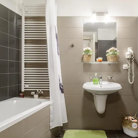 Spacious 3-Room Apartment I Center I Palladium Mall *