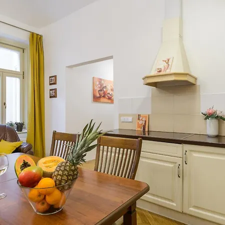 Superb Near Dlouha Street * Praha